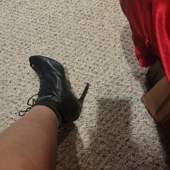 Booties - Picture 5 of 9